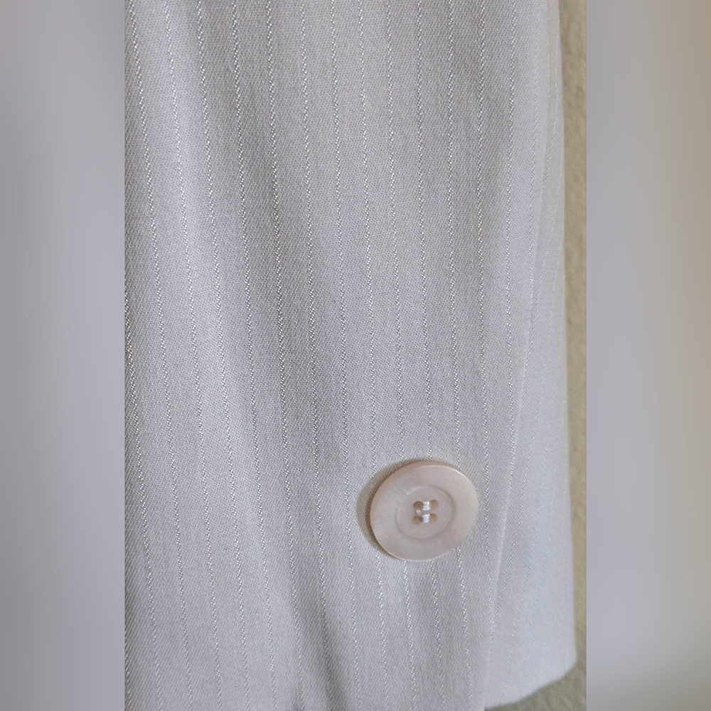 Kasper Womens Creme Pant Suit With Slight Pinstripe Accent - Picture 4 of 9